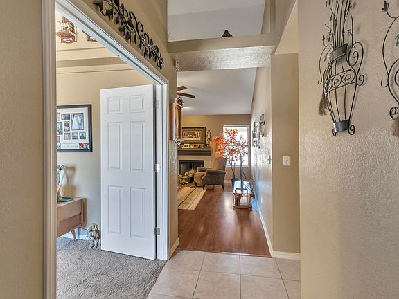 4th image of 920 N Shannon Cir