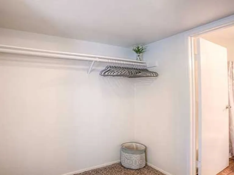 Waterstone Alta Loma Apartments — Photo 28