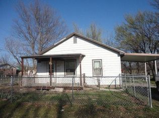 514 S D St, Blackwell, OK 74631