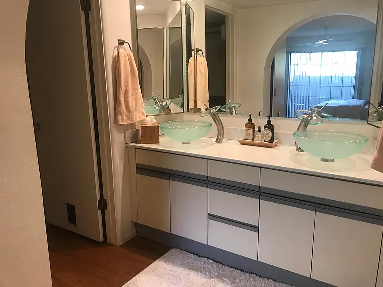 7557 N Dreamy Draw Dr — Photo 17