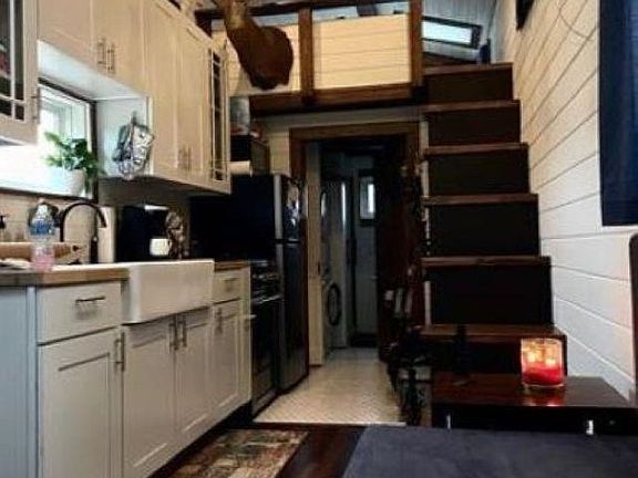 2nd image of 6658 Sand Flats Rd