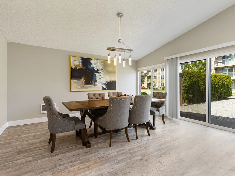 Hillcrest Estates — Photo 45