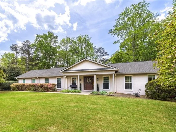 2282 Marthasville Ct, Stone Mountain, GA 30087