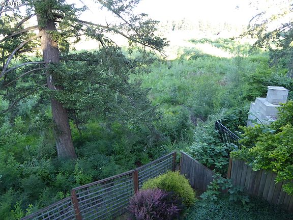 5th image of 9505 NE 84th Ct