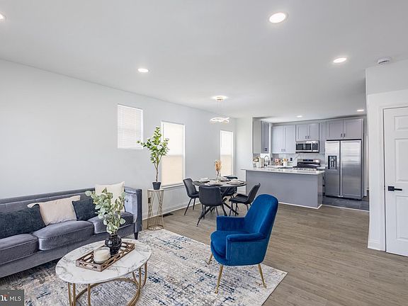 4th image of 3804 Penhurst Ave