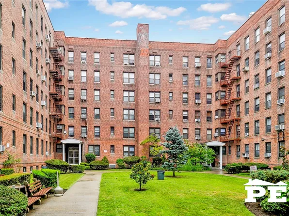 2425 Haring Street image 1 of 28