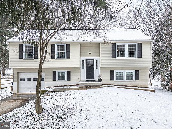 4th image of 6449 Tauler Ct