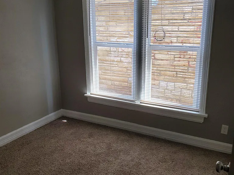 1134 N Ellison Ave — Photo 8