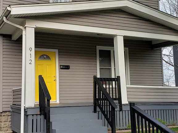 2nd image of 912 Oakwood Ave