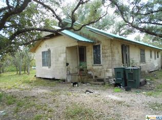 155 W Ranch Rd, Refugio, TX 78377