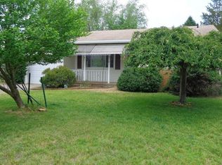4 Down Ct, Toms River, NJ 08757