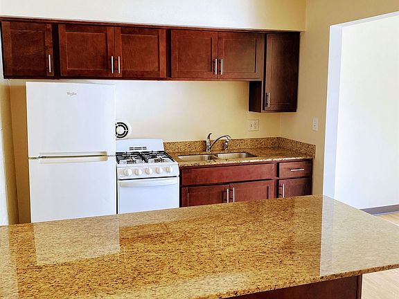 5th image of 2715 Dupont Ave S #9