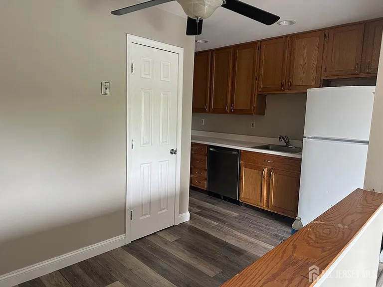 4516 Birchwood Ct — Photo 9