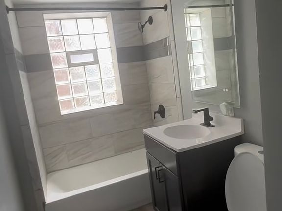 3rd image of 6840 S Calumet Ave #1S