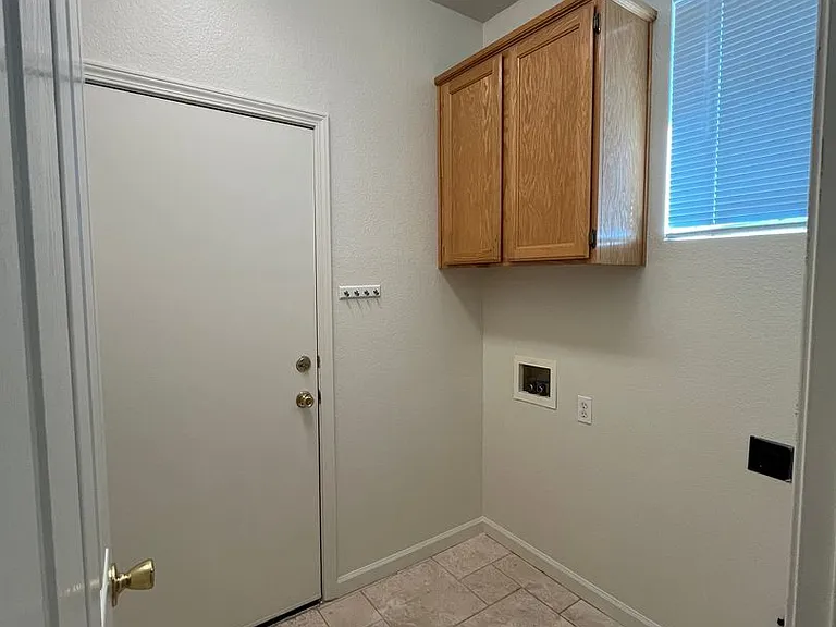 2821 Babson Dr — Photo 7