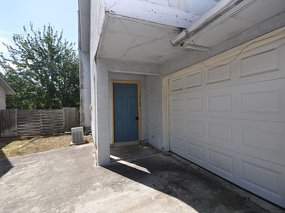 2nd image of 12118 Vista Nogal St