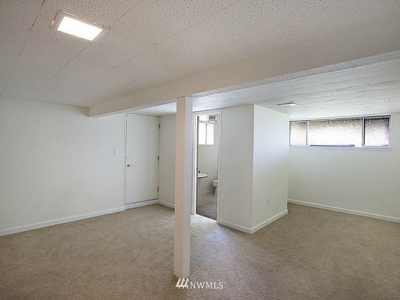 5th image of 8632 Eastside Drive NE