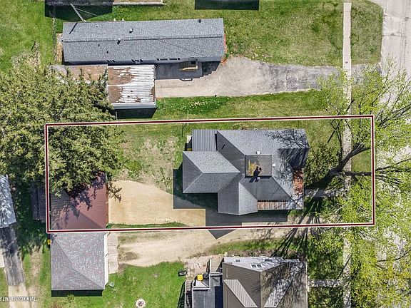 3rd image of 203 E Colvin Road