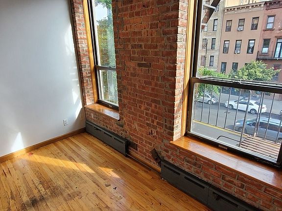 3rd image of 416 E 116th St #5