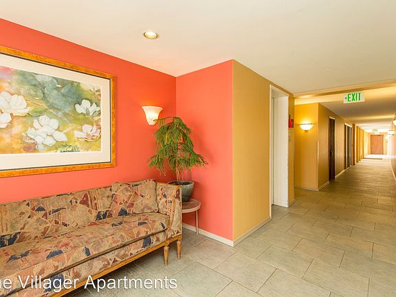 4th image of 2700 NE 125th St #409
