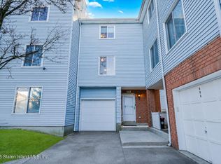 694 Ilyssa Way, Staten Island, NY 10312