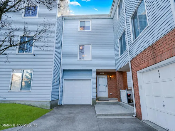 694 Ilyssa Way, Staten Island, NY 10312