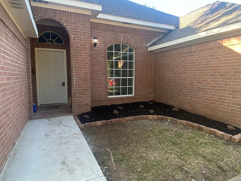 120 Papaya St — Photo 4