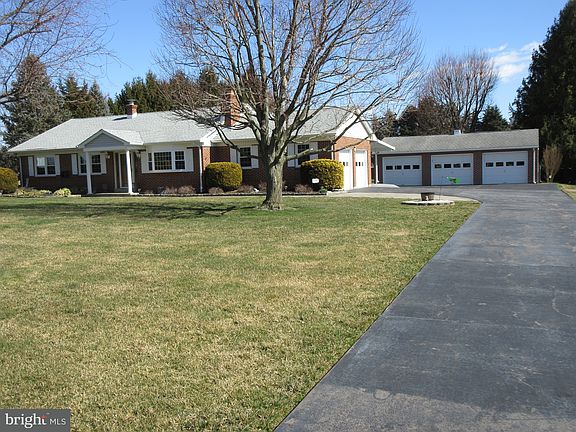2nd image of 144 Pine Valley Dr