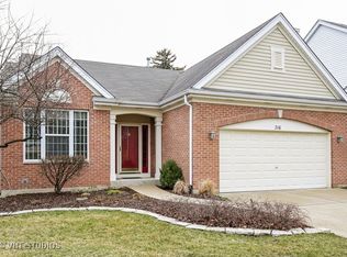 716 Viewpointe Dr, St Charles, IL 60174