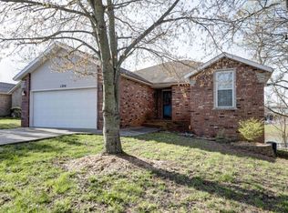 1274 W Bridgewood Pl, Nixa, MO 65714