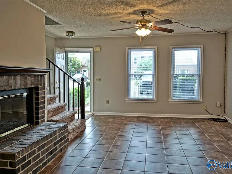 106 Crescent Cir — Photo 4