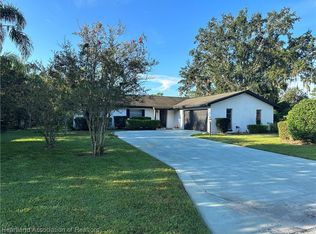 903 Galaxy Ave, Sebring, FL 33875