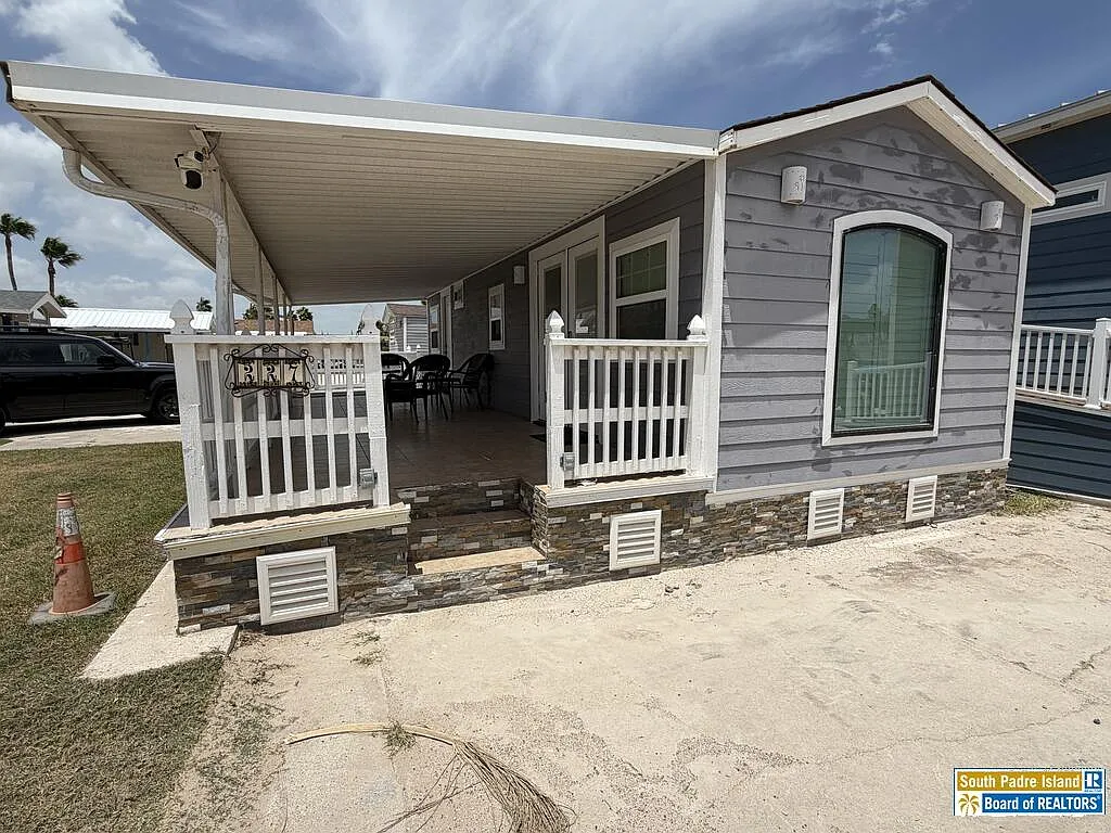 1 bed, 1.0 bath, 420 sqft, $1,800 — Photo 3