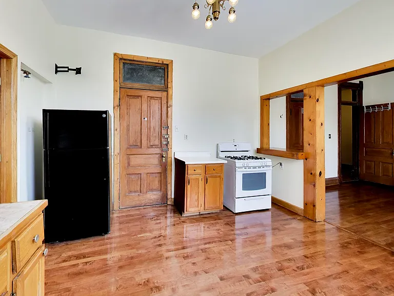 2338 S Blue Island Ave #2F — Photo 8