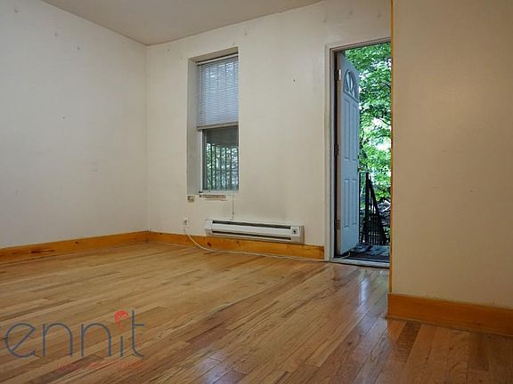 5th image of 559 Saint Johns Pl APT 1R