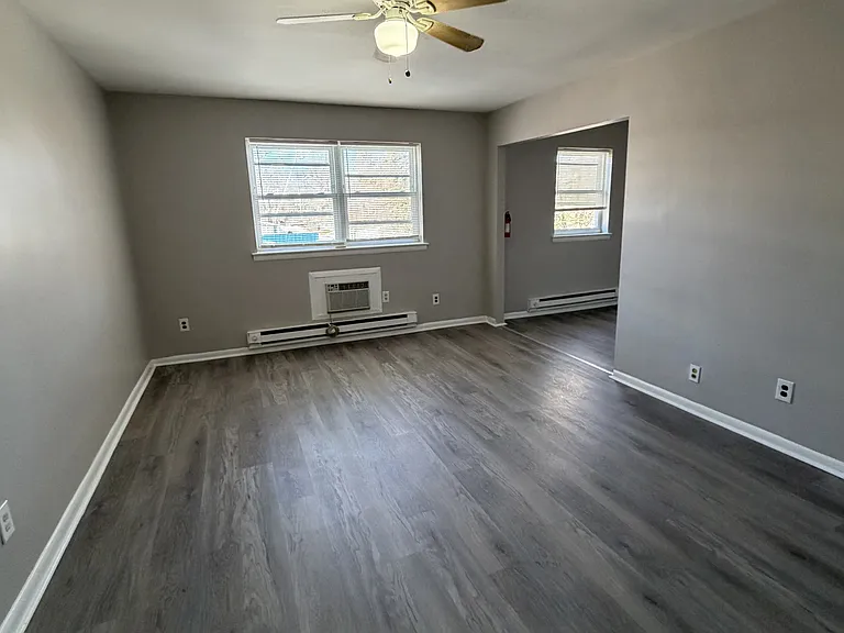 105 Lincoln St #8 — Photo 1