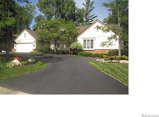 3000 Bloomfield Park Dr, West Bloomfield, MI