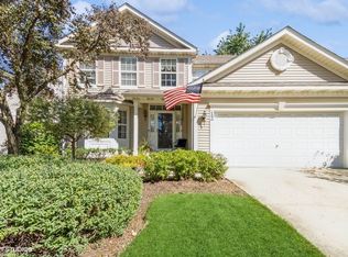 12 Trail Ridge Ct, Streamwood, IL 60107