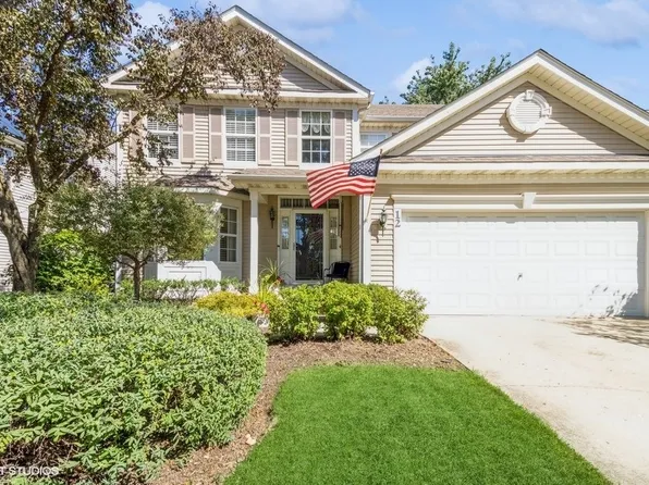 12 Trail Ridge Ct, Streamwood, IL 60107