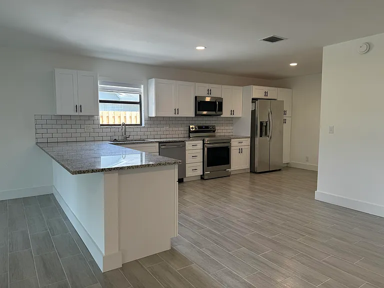 158 Cordoba Cir — Photo 3