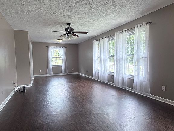 5th image of 365 Boyd Ln