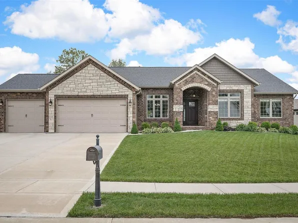 8383 Mill Hill Ln, Troy, IL 62294