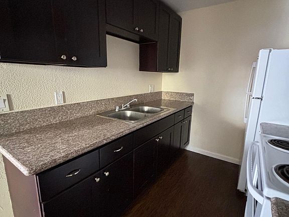 3rd image of 2573 Ulric St #1