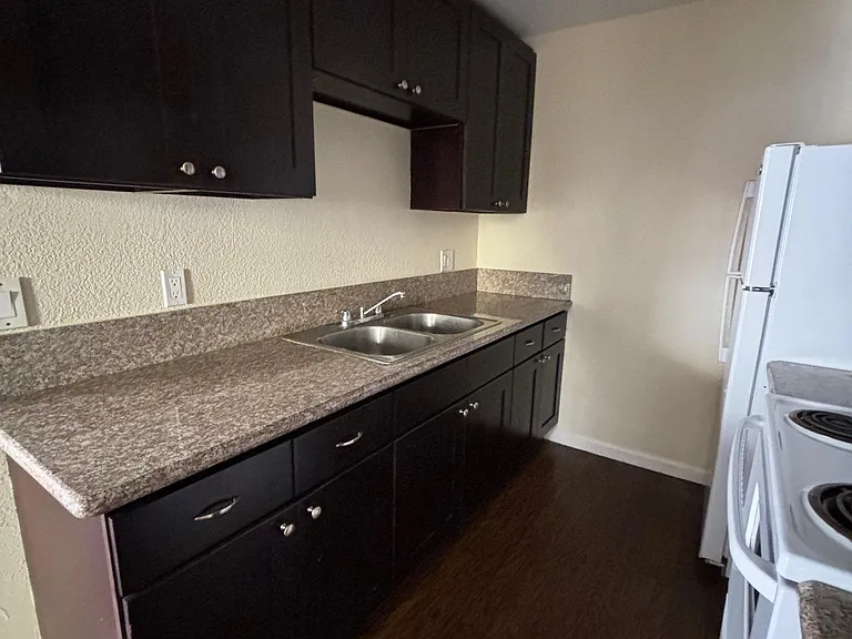 2573 Ulric St #8 — Photo 3