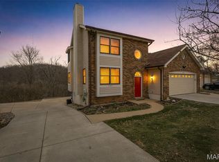 5527 Pierre Ct, Saint Louis, MO 63128