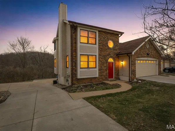 5527 Pierre Ct, Saint Louis, MO 63128
