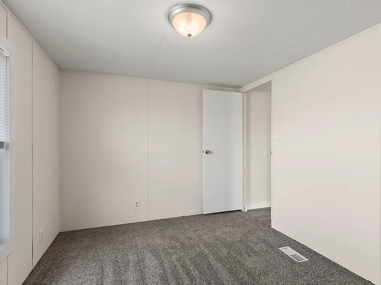 2074 E 8th St #4 — Photo 12