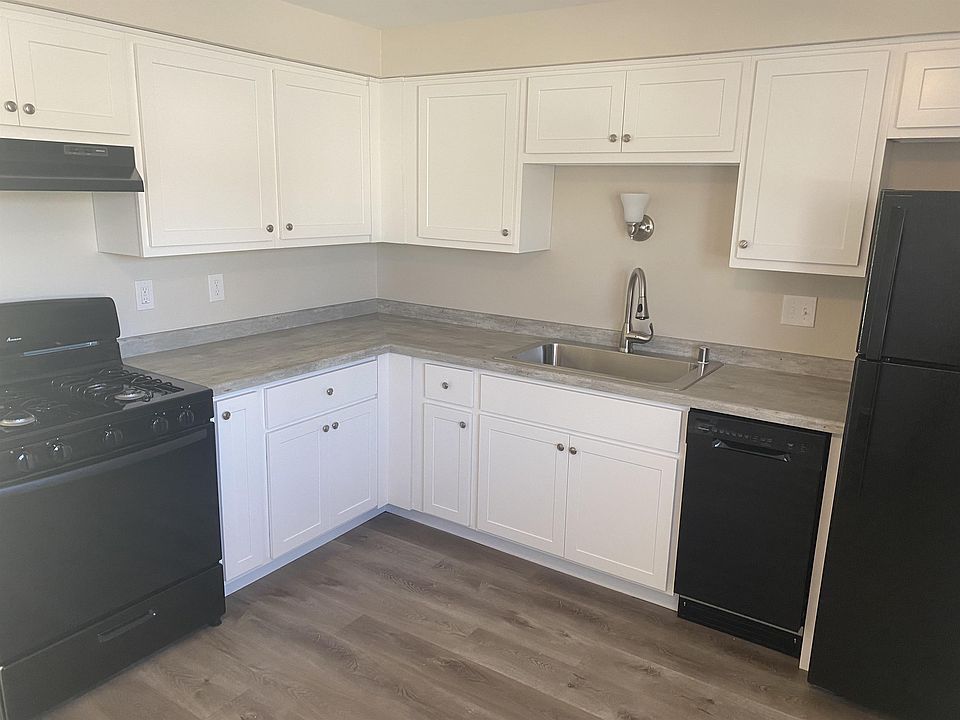 1st image of 234 W Newhall Ave #4