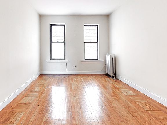 2nd image of 4848 Broadway #2L