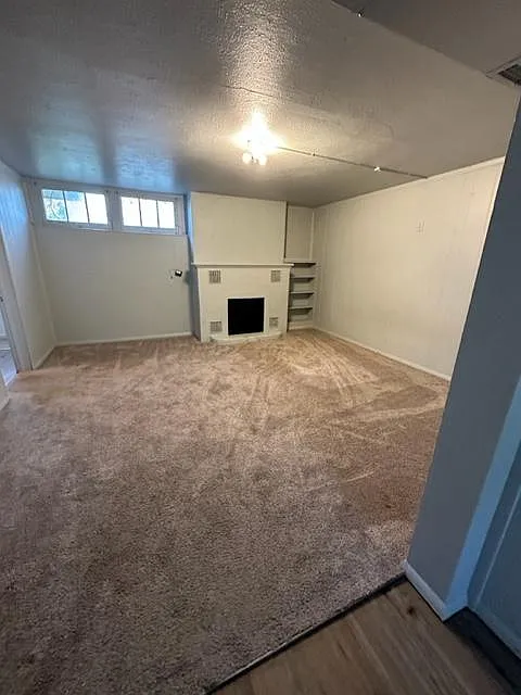 2 bed, 800 sqft, $1,050 — Photo 2